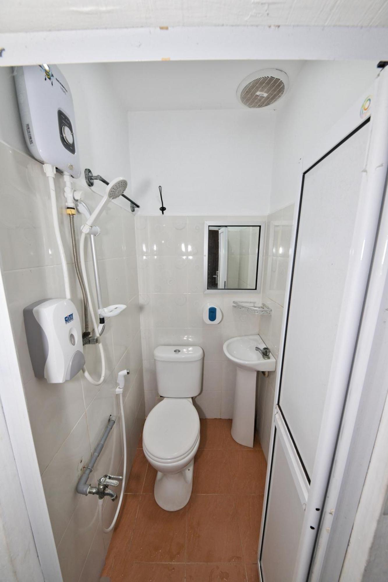 Oyo 90908 Noor Arfa River Chalet 쿠알라트렝가누 외부 사진